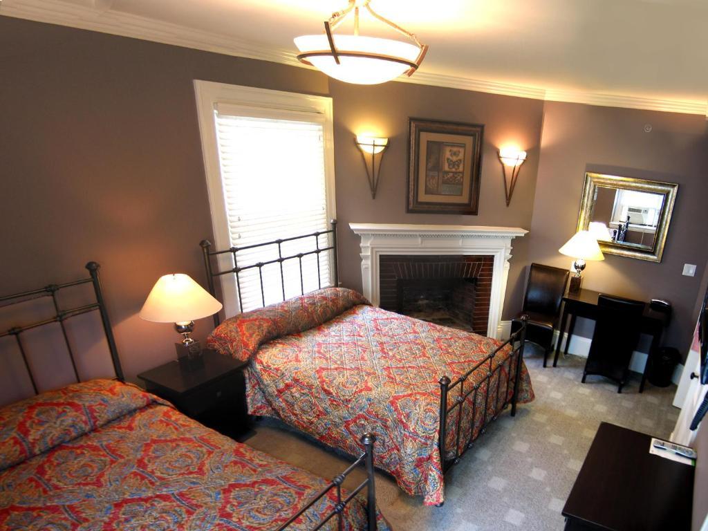 Longwood Inn บรูคไลน์ ภายนอก รูปภาพ